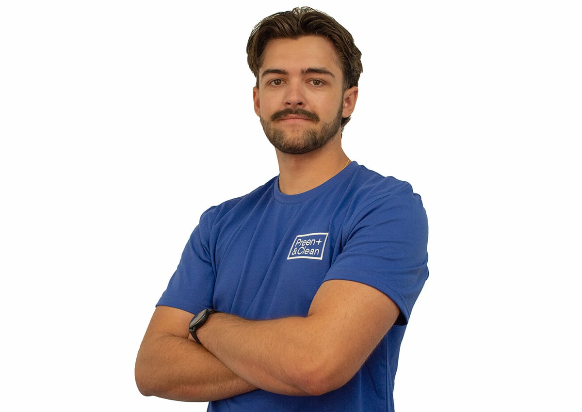 Headshot of Harrison Rhodes