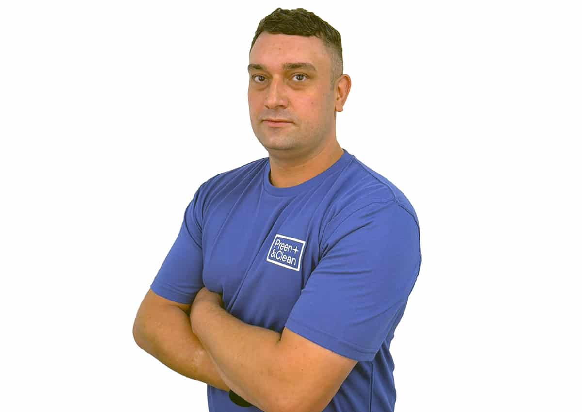 Headshot of Matthew Hardy